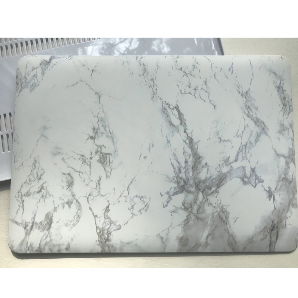 MacBook Air Cover with screen protector and sleeve